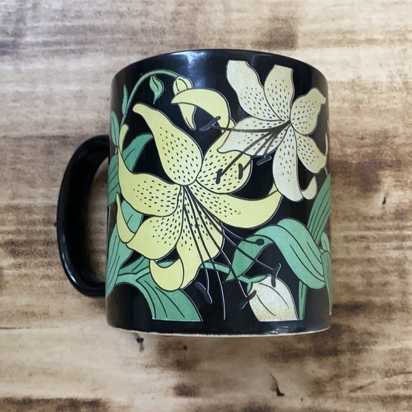 Set of 2 Floral 70s Hilmark Mugs - Picture 4 of 10